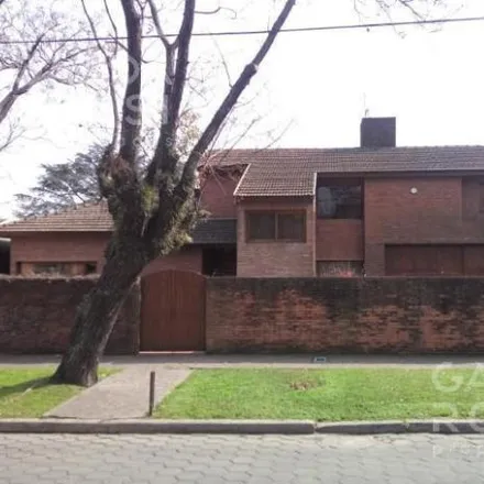 Buy this 3 bed house on Intendente Doctor Martín González 1737 in Adrogué, Argentina