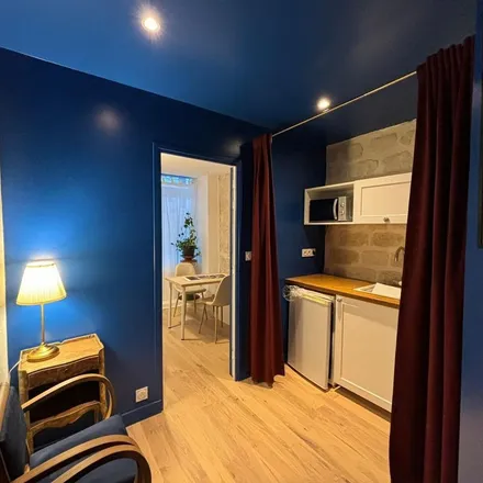 Rent this 3 bed apartment on Crêperie du Manège in Place des Abbesses, 75018 Paris