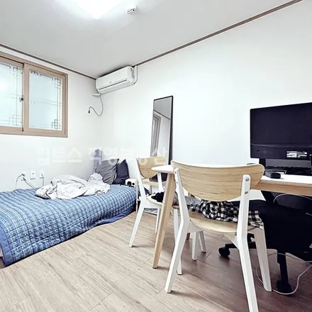 Rent this 2 bed apartment on 서울특별시 관악구 봉천동 1598-14