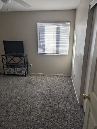 Image 4 - 1665 Double Arrow Place, Las Vegas, NV 89128, USA - Townhouse for rent