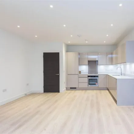 Image 9 - Sailors House, 16 Deauville Close, London, E14 0JT, United Kingdom - Apartment for rent