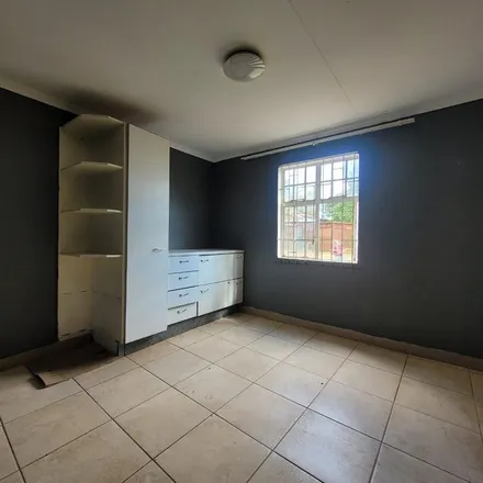 Image 5 - Park Street South, West Porges, Randfontein Local Municipality, 1759, South Africa - Apartment for rent