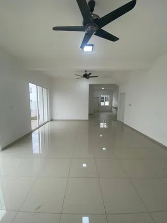 Rent this 4 bed apartment on unnamed road in Ara Sendayan, 71950 Seremban