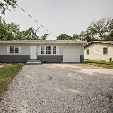 Buy this 3 bed house on 3238 W Latoka St in Springfield, Missouri