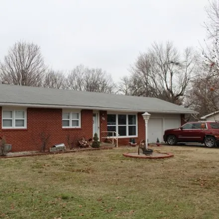 Buy this 3 bed house on 615 Highland Dr in Aurora, Missouri