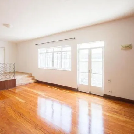 Rent this 4 bed house on Rua Tomé Portes in Campo Belo, São Paulo - SP