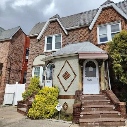 Image 3 - 5 239th Street, Village of Floral Park, NY 11001, USA - Townhouse for sale