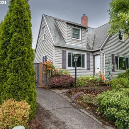 Image 1 - 4614 SE 32nd Ave, Portland, Oregon, 97202 - House for sale