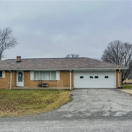 Buy this 3 bed house on 15517 Wayne Drive in Calcutta, Columbiana County