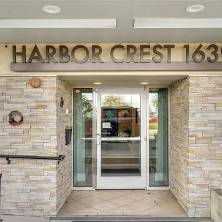 Image 4 - Harbor Crest, 1639 Harbor Avenue Southwest, Seattle, WA 98126, USA - Condo for sale