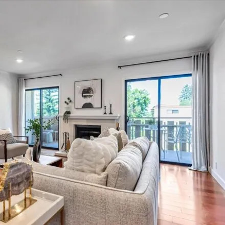 Buy this 3 bed condo on Peninsula Center of Cosmetic Dentistry in 99 3rd Street, Los Altos