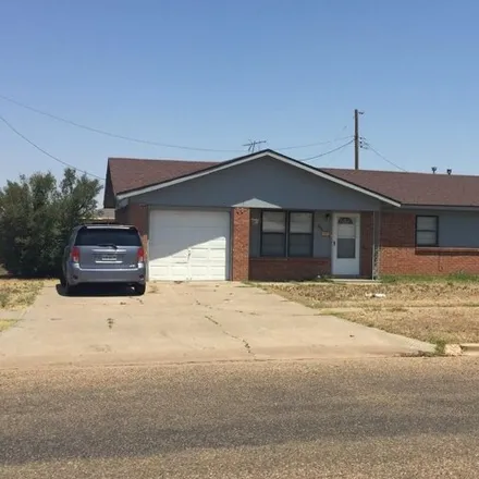 Rent this 3 bed house on 3300 Navajo Trail in Plainview, TX 79072