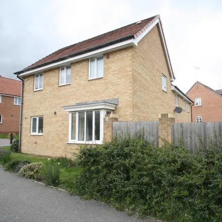 Rent this 3 bed duplex on 34 Buttercup Lane in Thorpe-on-the-Hill, WF3 2LU