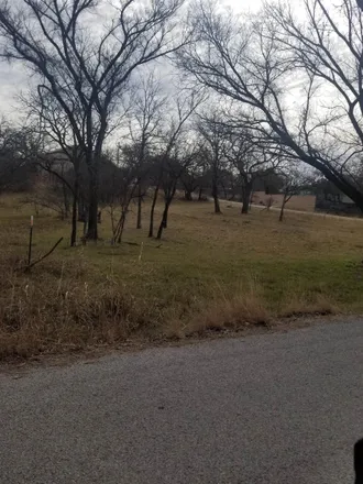 Buy this studio house on 1699 Navajo Trail in Llano County, TX 78639