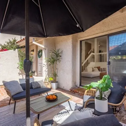 Image 7 - 6299 Nita Avenue, Los Angeles, CA 91367, USA - House for sale