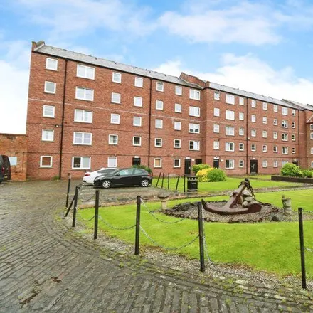Rent this 1 bed apartment on Phoenix House in Clarence Street, Hull