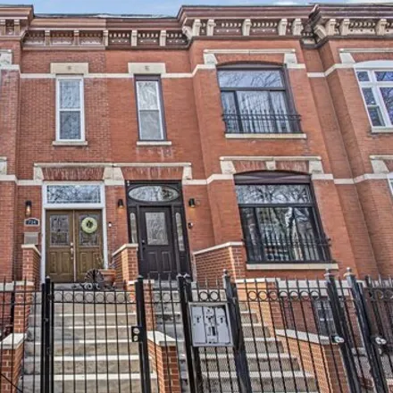 Buy this 4 bed house on 714 South Claremont Avenue in Chicago, IL 60612