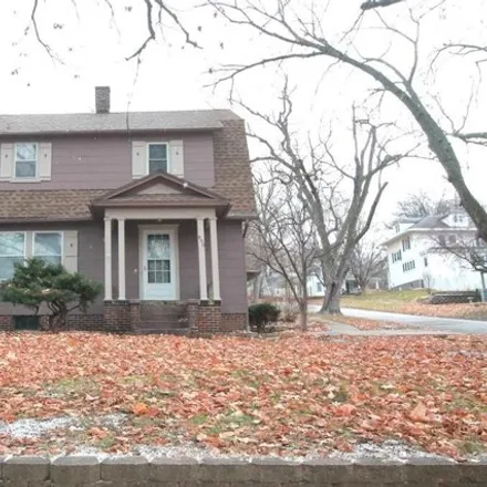 Buy this 2 bed house on 613 East Joy Street in Red Oak, IA 51566