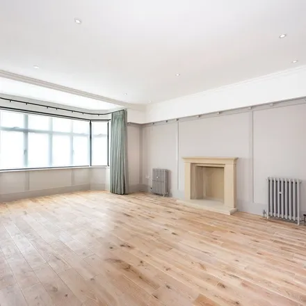 Image 1 - Sidmouth Road, Brondesbury Park, London, NW2 5JY, United Kingdom - Apartment for rent