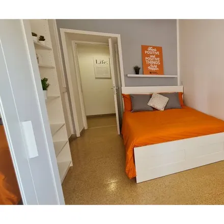 Rent this 6 bed room on Pista ciclabile del Tevere in 00146 Rome RM, Italy