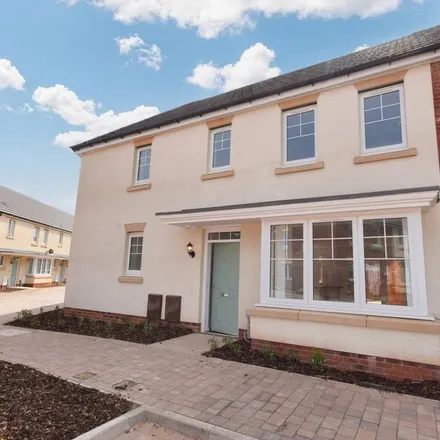 Rent this 3 bed townhouse on Plas Pont Elai in Cardiff, CF11 8GN