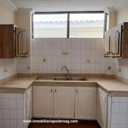 Rent this 3 bed apartment on Manuel Rendón Seminario 1309 in 090112, Guayaquil