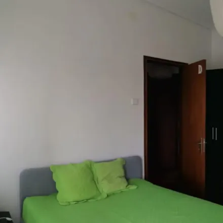 Rent this 4 bed apartment on Rua Honório de Lima in 4200-356 Porto, Portugal