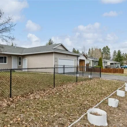 Image 1 - 1926 9th Avenue West, Columbia Falls, MT 59912, USA - House for sale
