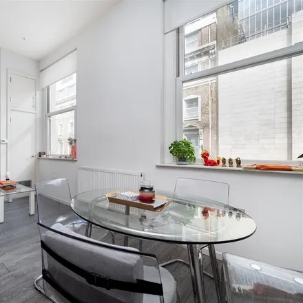 Rent this 2 bed apartment on Chozen Noodle in 141 Praed Street, London