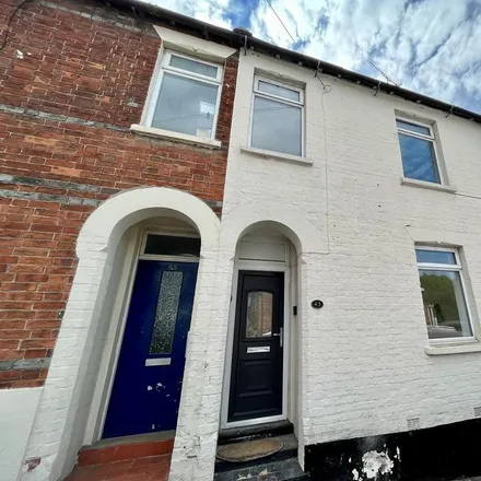 Rent this 3 bed townhouse on Boundary Road in Newbury, RG14 5QE