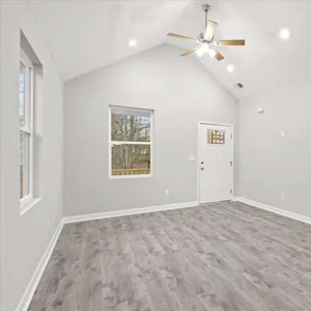 Image 4 - 1723 East Cloaninger Avenue, Foxcroft Apartments, Statesville, NC 28625, USA - House for sale