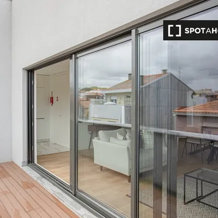 Image 2 - Rua do Bonjardim, 4000-133 Porto, Portugal - Apartment for rent