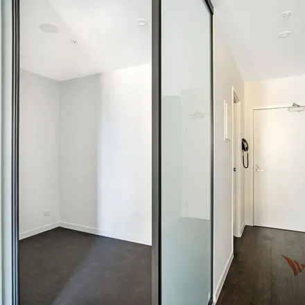 Image 3 - Upper West Side: Madison Tower, 639 Lonsdale Street, Melbourne VIC 3000, Australia - Apartment for rent