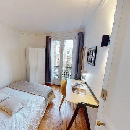 Rent this 9 bed room on 61 rue des Cloys
