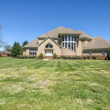 Buy this 6 bed house on 934 9th Street in Lawrenceburg, TN 38464