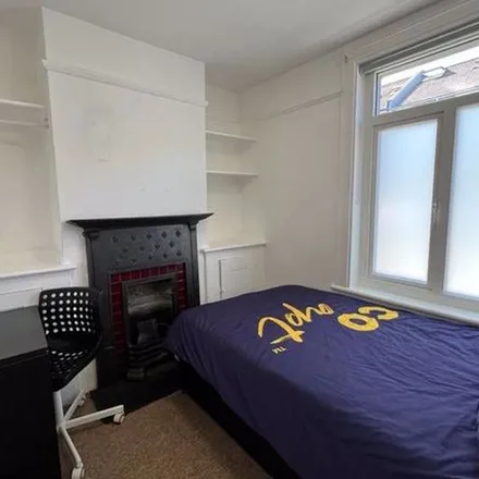 Rent this 5 bed townhouse on 62 Ewart Street in Brighton, BN2 9UQ