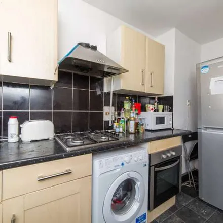 Rent this 5 bed apartment on 1-34 Old Church Road in Ratcliffe, London