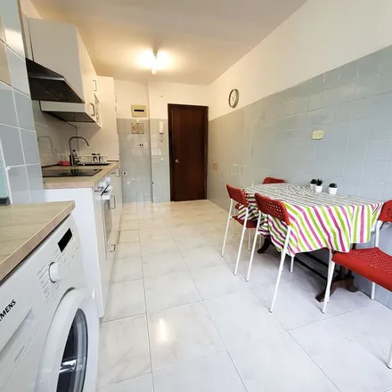 Image 4 - Zabalbide kalea, 59, 48006 Bilbao, Spain - Apartment for rent