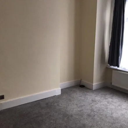 Image 5 - Inglemere Road, London, CR4 2BT, United Kingdom - Apartment for rent