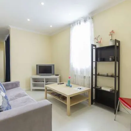 Rent this 2 bed apartment on Madrid in Calle de O'Donnell, 18