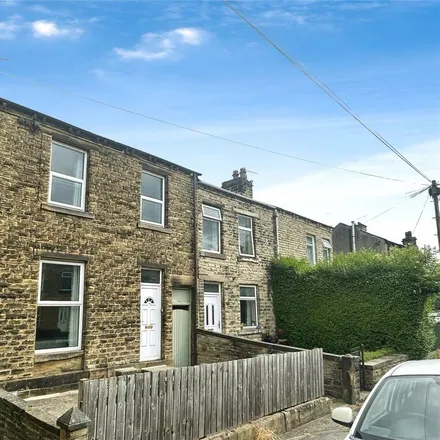Rent this 3 bed townhouse on Brook Street in Huddersfield, HD5 9ED