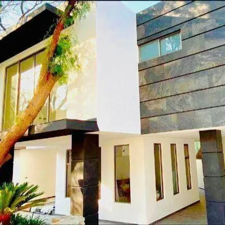 Buy this 4 bed house on Tercera Privada de Lincoln in Zona Esmeralda, 52938 Ciudad López Mateos