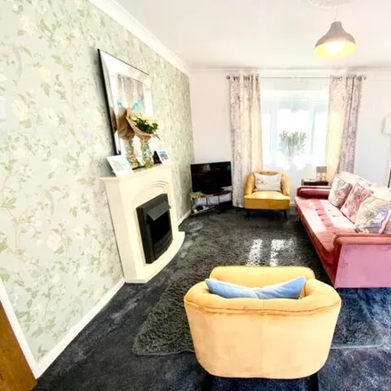 Image 2 - Tan y Bryn Road, Llanrhos, LL30 1UR, United Kingdom - House for sale