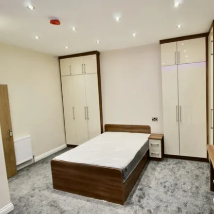 Rent this 2 bed room on Ashwood Villas in Leeds, LS6 2EH