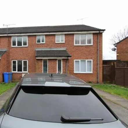 Rent this 3 bed room on Sandstone Drive in Sheffield, S9 1DU