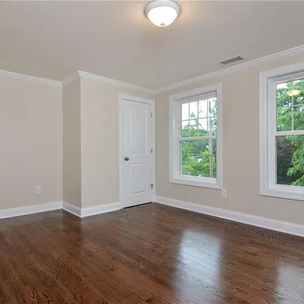 Rent this 3 bed apartment on 304 Battle Avenue in City of White Plains, NY 10606