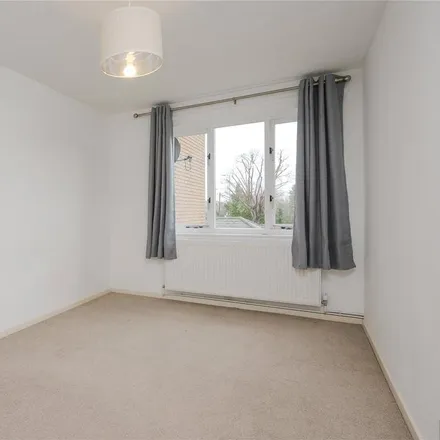 Image 5 - Galsworthy Road / Norbiton Station, Coombe Lane West, London, KT2 7HB, United Kingdom - Apartment for rent