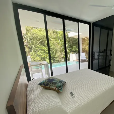 Rent this 2 bed house on Avenida Principal de Ojochal in Puntarenas Province, Puerto Cortés