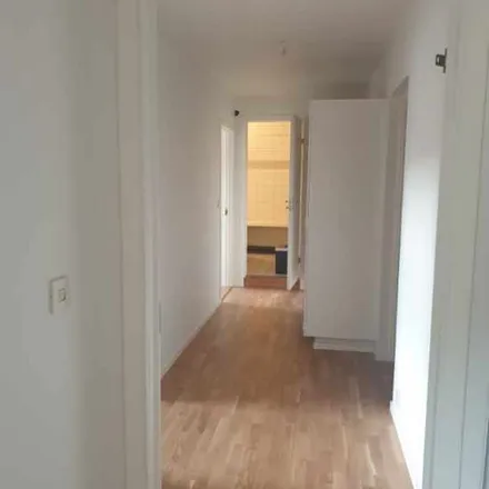 Rent this 3 bed apartment on Bergsgatan in 302 32 Halmstad, Sweden