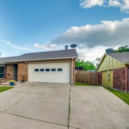 Buy this 3 bed house on 624 Sunny Slope Drive in Allen, TX 75003